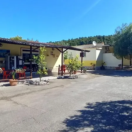 ゲストハウス La Mole